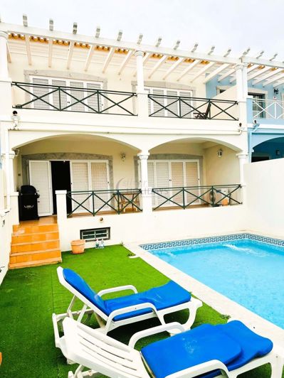 Image No.1-4 Bed Townhouse for sale