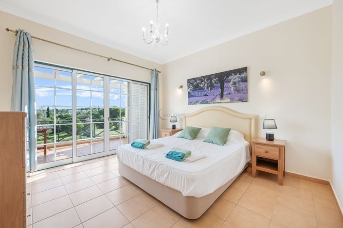 Image No.17-4 Bed Townhouse for sale