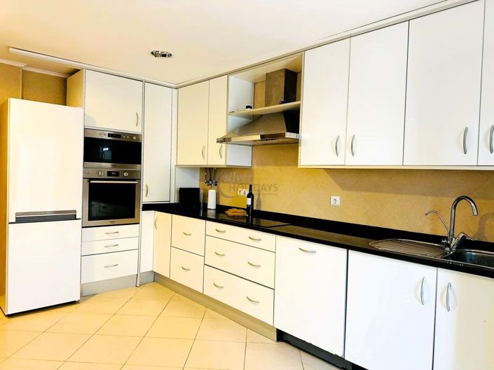 Image No.2-4 Bed Townhouse for sale