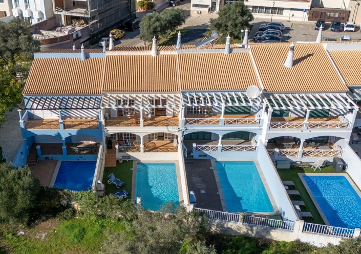 Image No.2-4 Bed Townhouse for sale