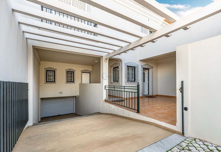 Image No.3-4 Bed Townhouse for sale