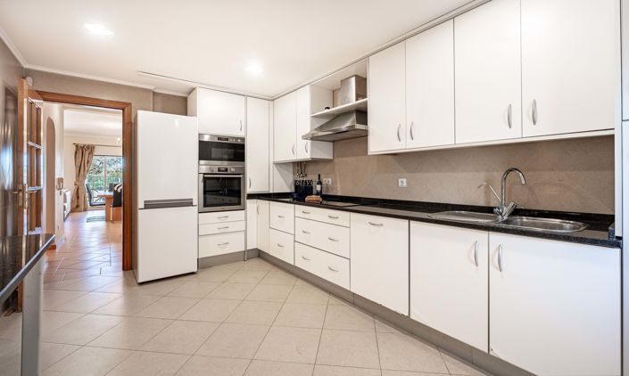 Image No.4-4 Bed Townhouse for sale