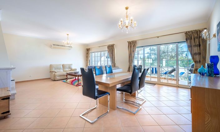 Image No.7-4 Bed Townhouse for sale