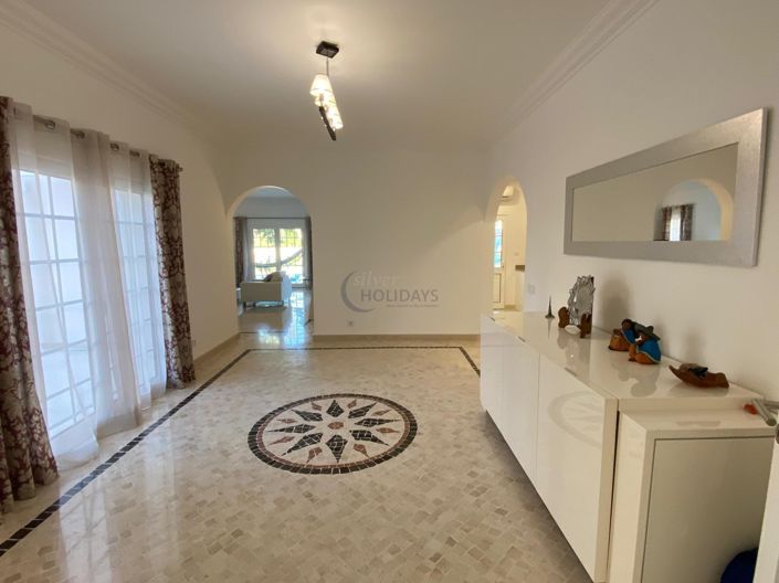 Image No.3-4 Bed Villa for sale