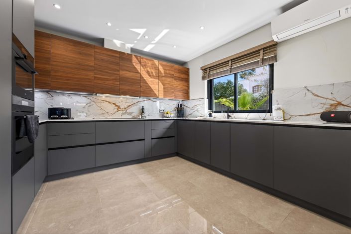 Image No.10-3 Bed Villa for sale