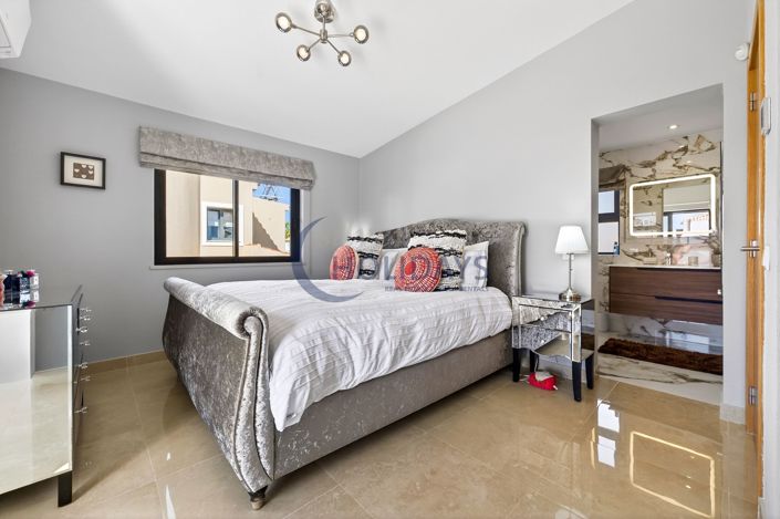 Image No.20-3 Bed Villa for sale