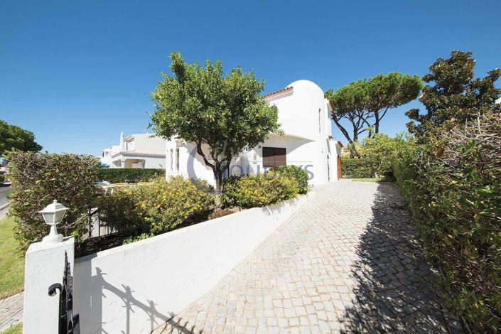 Image No.12-3 Bed Villa for sale