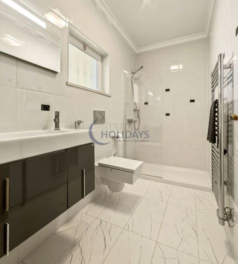 Image No.13-4 Bed Townhouse for sale