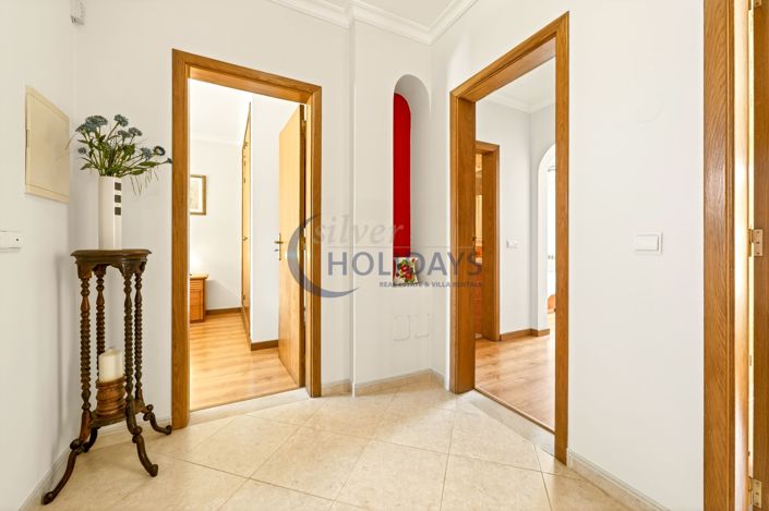 Image No.18-4 Bed Townhouse for sale