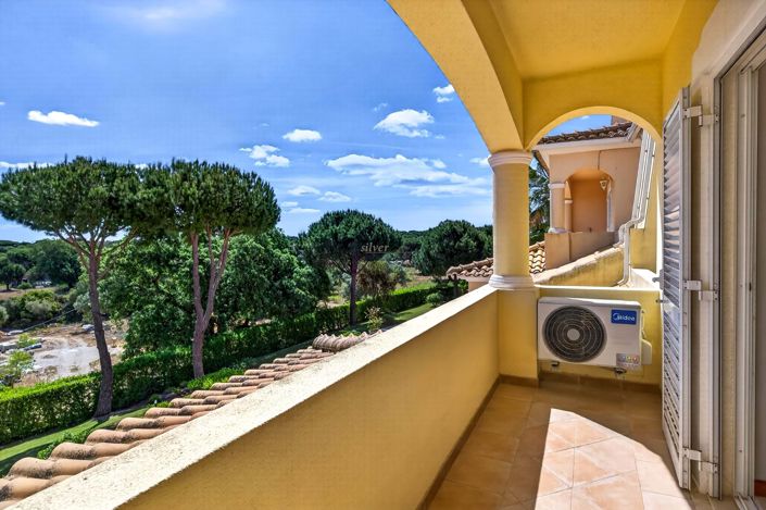 Image No.21-4 Bed Townhouse for sale