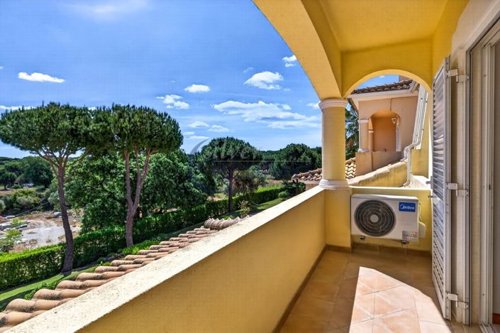Image No.21-4 Bed Townhouse for sale