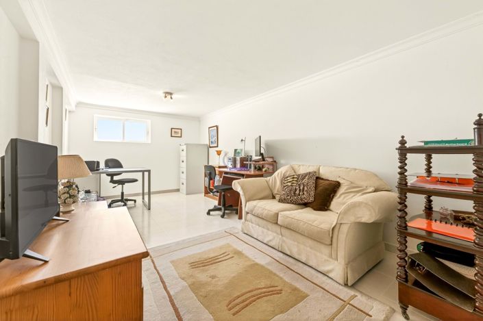 Image No.25-4 Bed Townhouse for sale