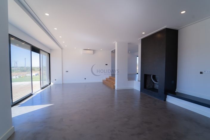 Image No.3-5 Bed Villa for sale