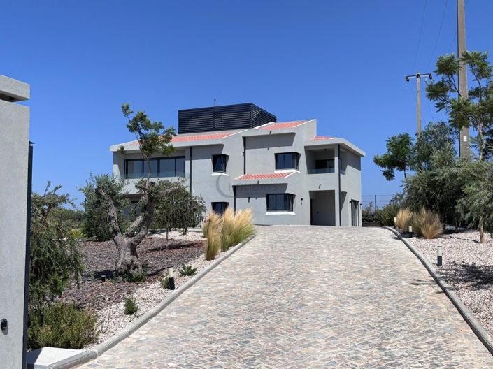 Image No.40-5 Bed Villa for sale