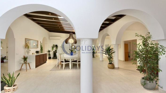 Image No.10-6 Bed Villa for sale