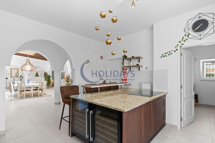 Image No.3-6 Bed Villa for sale
