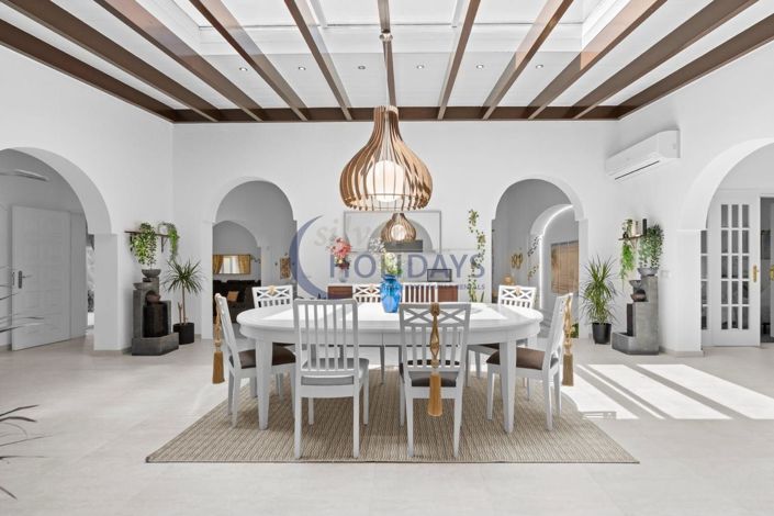 Image No.4-6 Bed Villa for sale