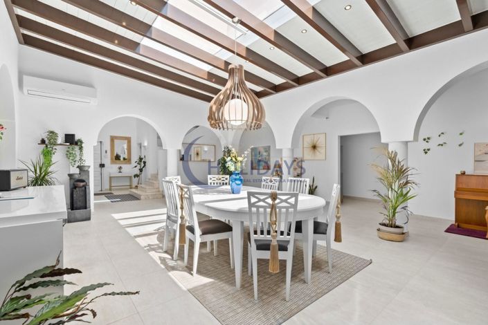 Image No.5-6 Bed Villa for sale