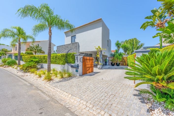 Image No.25-3 Bed Villa for sale