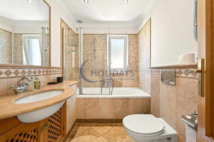 Image No.9-3 Bed Villa for sale