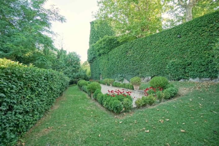 Image No.19-13 Bed Chateaux for sale