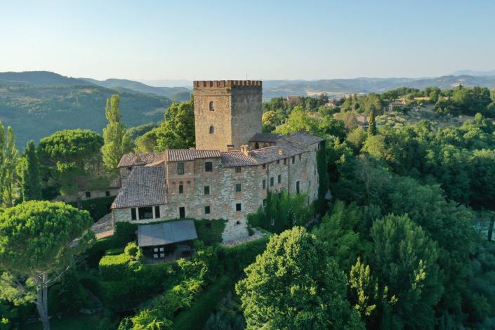 Image No.6-13 Bed Chateaux for sale