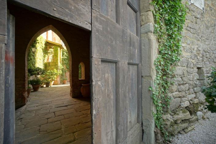 Image No.25-13 Bed Chateaux for sale