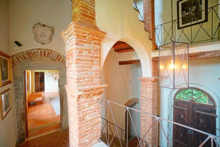 Image No.28-13 Bed Chateaux for sale