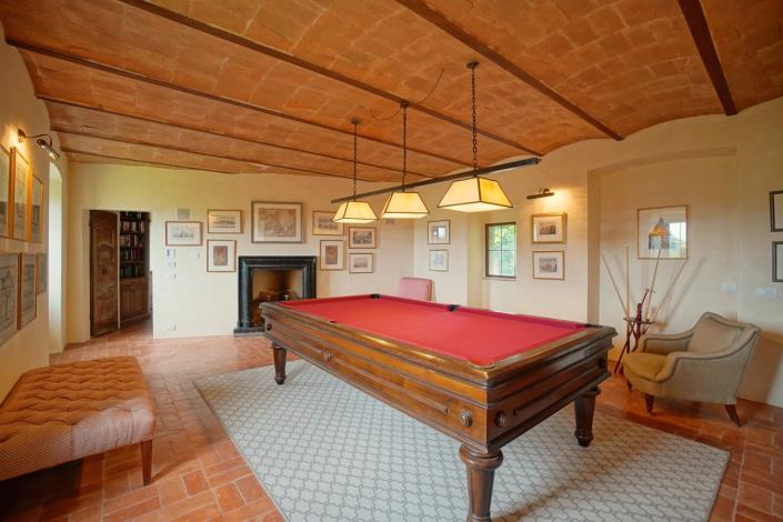 Image No.29-13 Bed Chateaux for sale