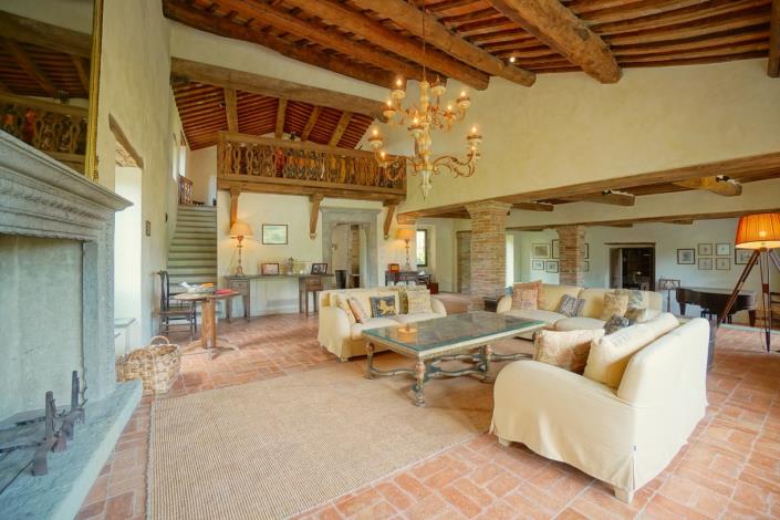 Image No.32-13 Bed Chateaux for sale