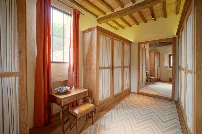 Image No.42-13 Bed Chateaux for sale