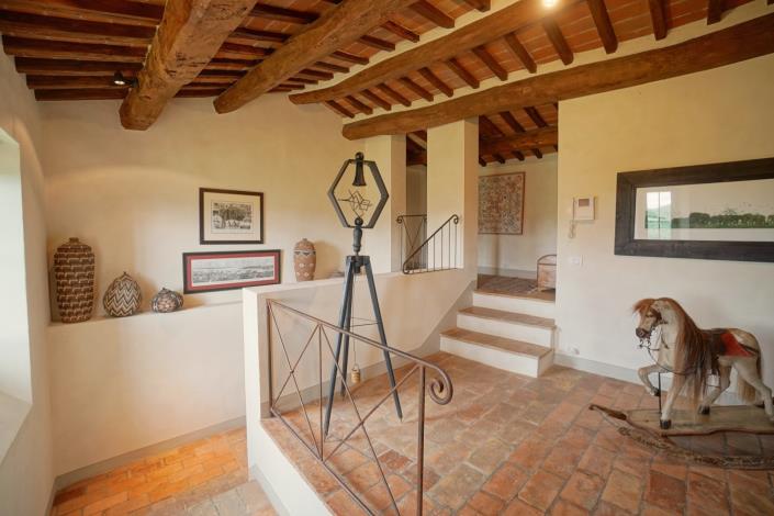 Image No.46-13 Bed Chateaux for sale