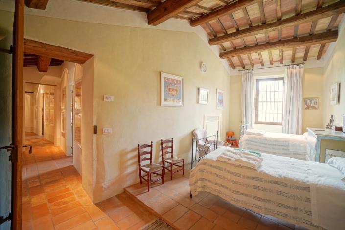 Image No.51-13 Bed Chateaux for sale