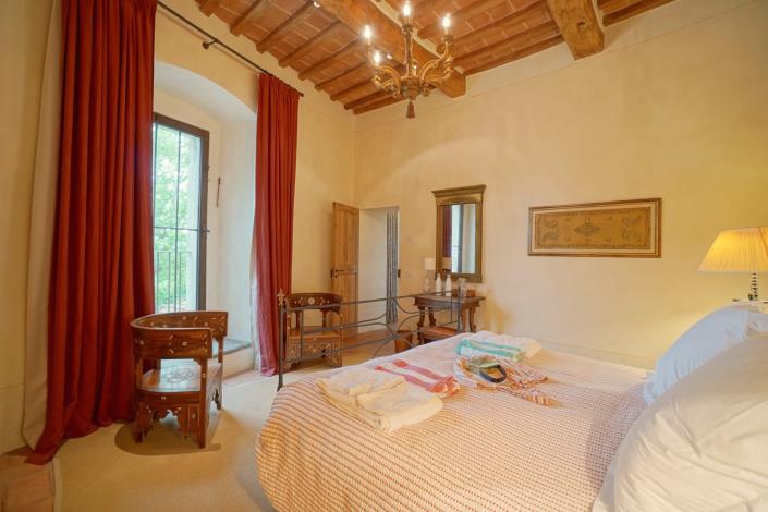 Image No.54-13 Bed Chateaux for sale