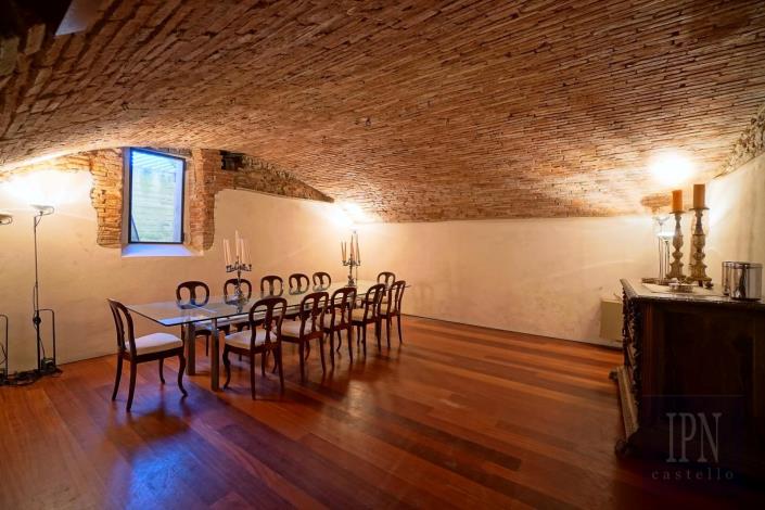 Image No.23-10 Bed Mansion for sale