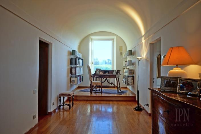 Image No.35-10 Bed Mansion for sale