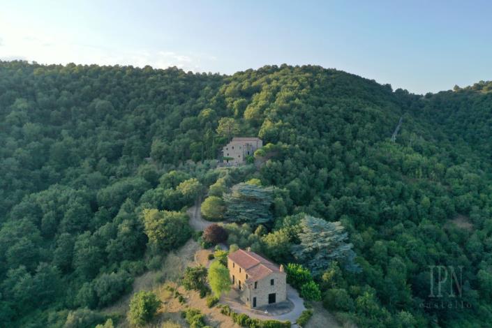 Image No.7-7 Bed Chateaux for sale