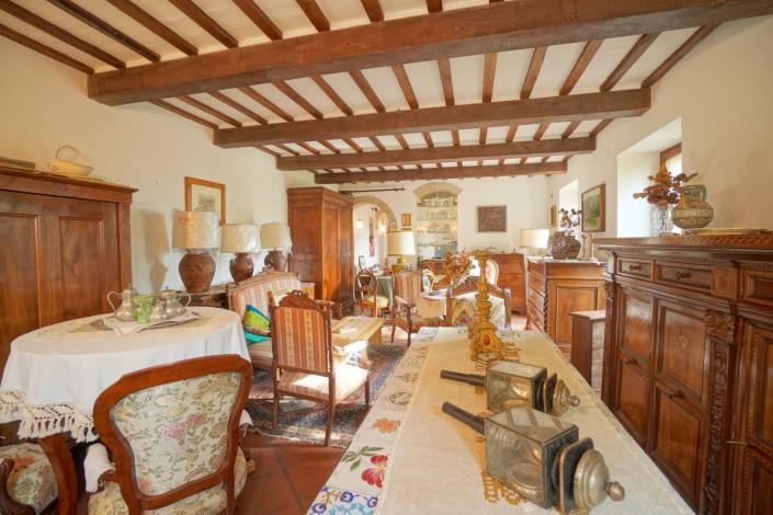 Image No.24-6 Bed Farmhouse for sale