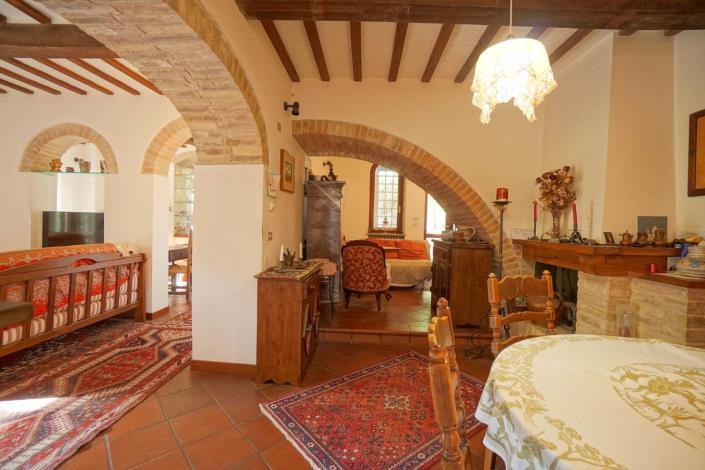 Image No.26-6 Bed Farmhouse for sale