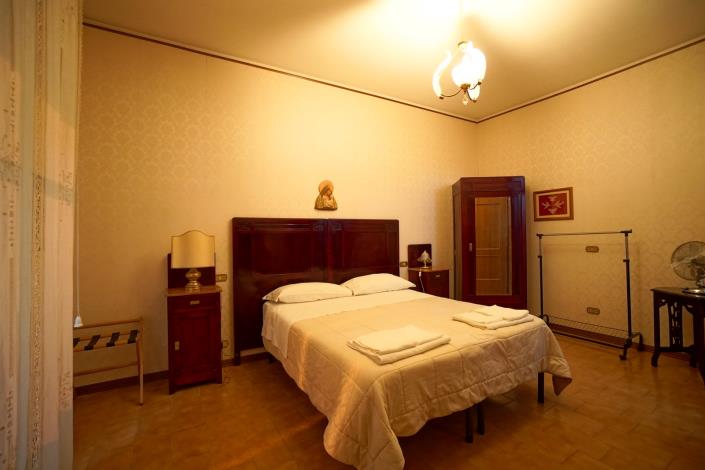 Image No.7-24 Bed Hotel for sale