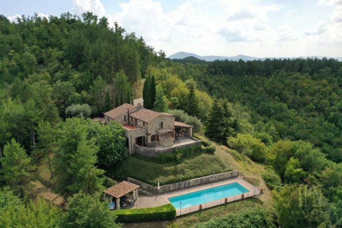 Image No.1-Propriété de pays de 5 chambres à vendre à Pietralunga