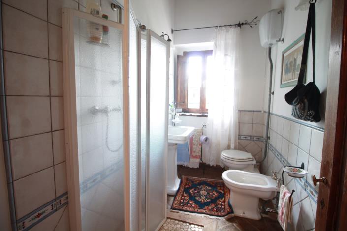 Image No.13-4 Bed Farmhouse for sale