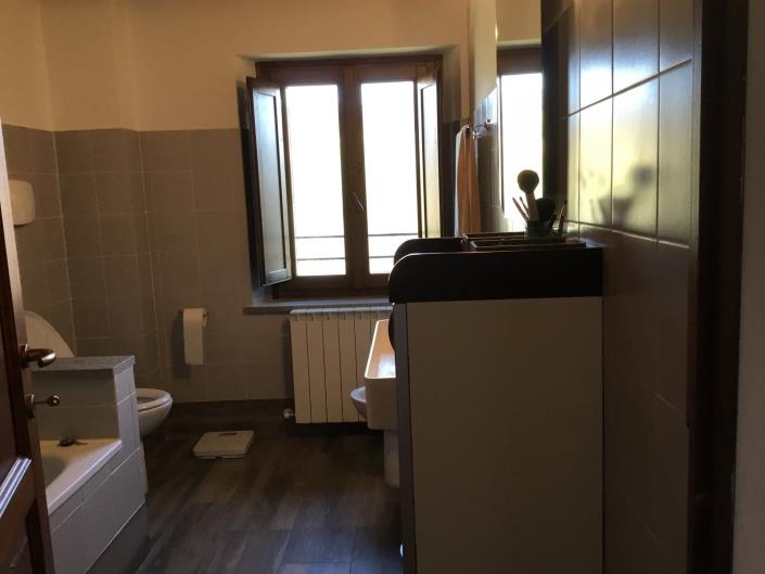 Image No.2-3 Bed Farmhouse for sale