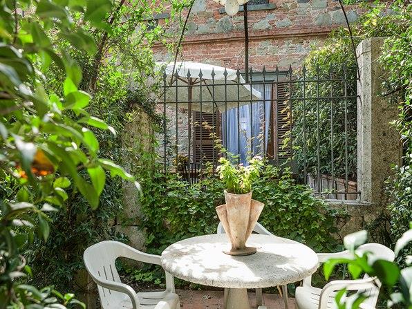 Image No.15-4 Bed Farmhouse for sale