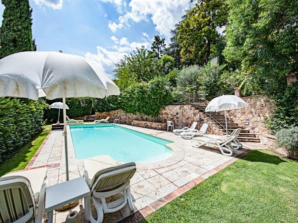 Image No.20-4 Bed Farmhouse for sale