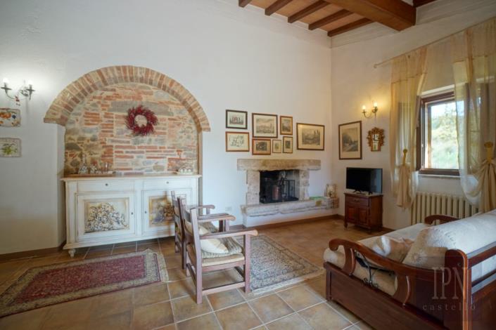 Image No.17-7 Bed Country House for sale