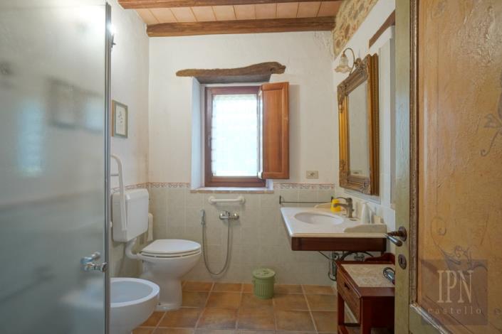 Image No.20-7 Bed Country House for sale