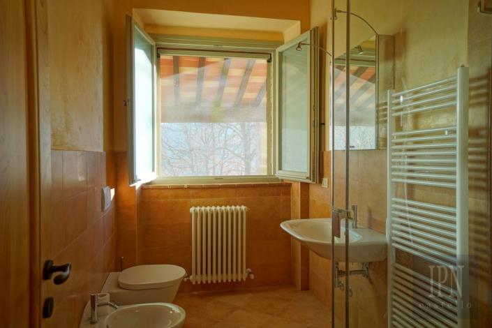 Image No.34-5 Bed Farmhouse for sale