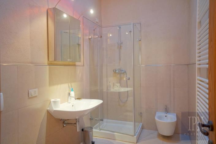 Image No.36-5 Bed Farmhouse for sale