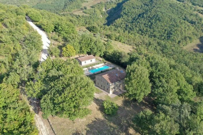 Image No.10-5 Bed Farmhouse for sale